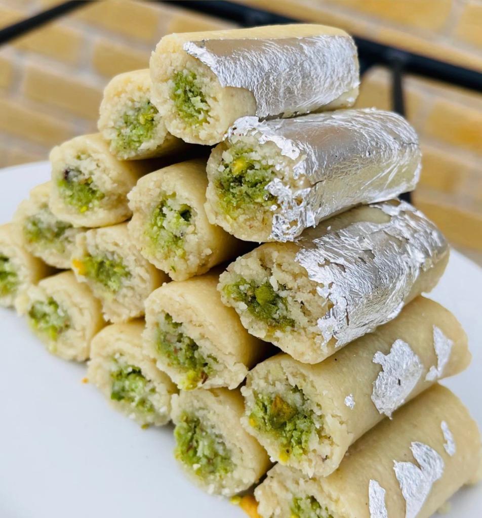 Kaju Pista Role