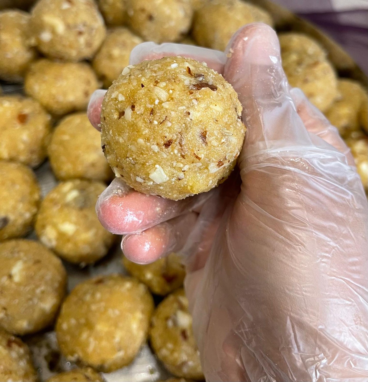 Gond Ladoo